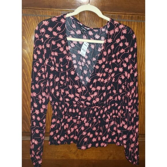 Express Tops - NWT EXPRESS Floral V cut Rayon Long Sleeve Top Size SMALL